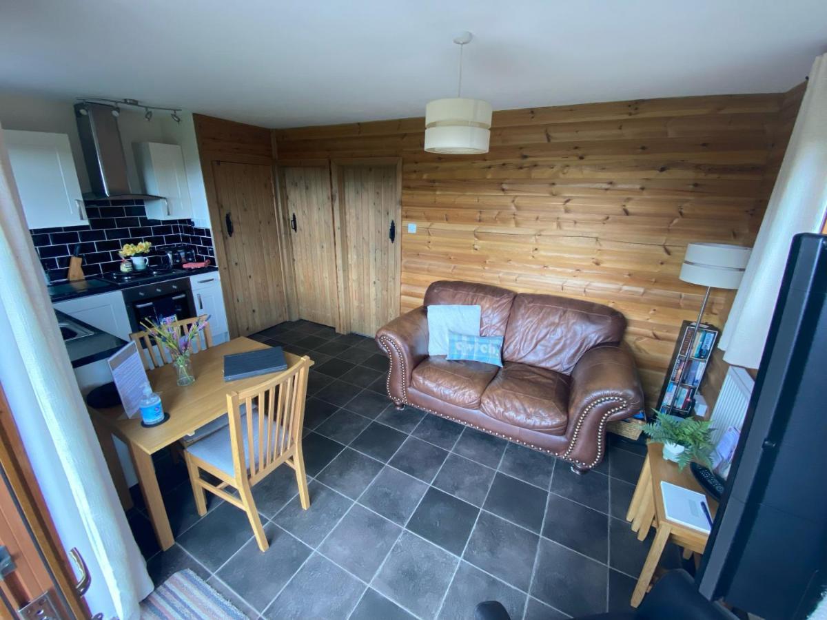 Swansea Log Cabin Pontardawe Buitenkant foto